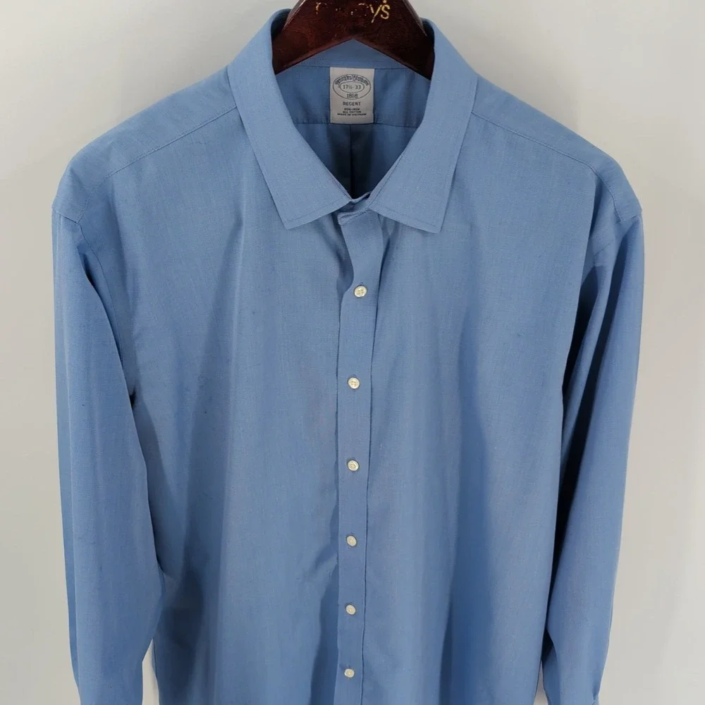 Brooks Brothers Regent Non-Iron Classic Button-Up Dress Shirt Light Blue Size 33